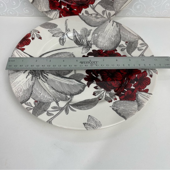 2 Andrew Tanner Royal Stafford Clematis Red Gray Flowers Dinner Plates 11” - Picture 3 of 6